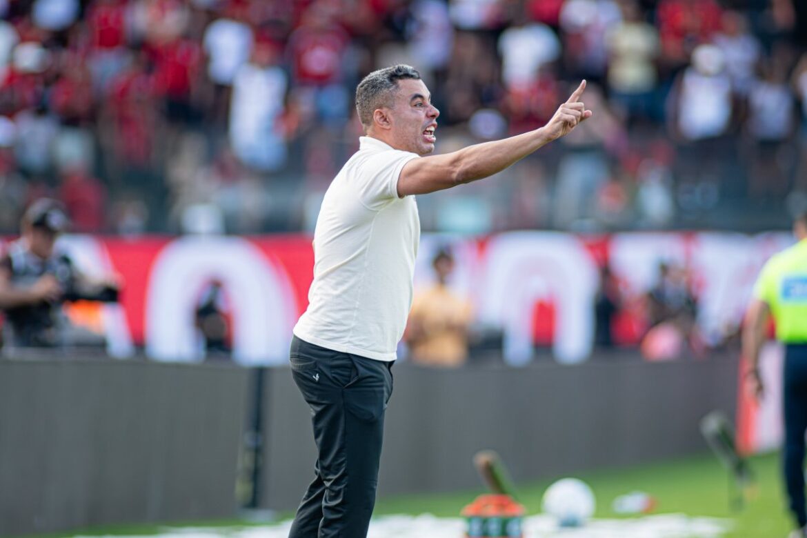 jair-ventura-foge-de-polemica-em-comemoracao-de-jean-lucas:-“tenho-que-me-preocupar-com-o-meu-time”