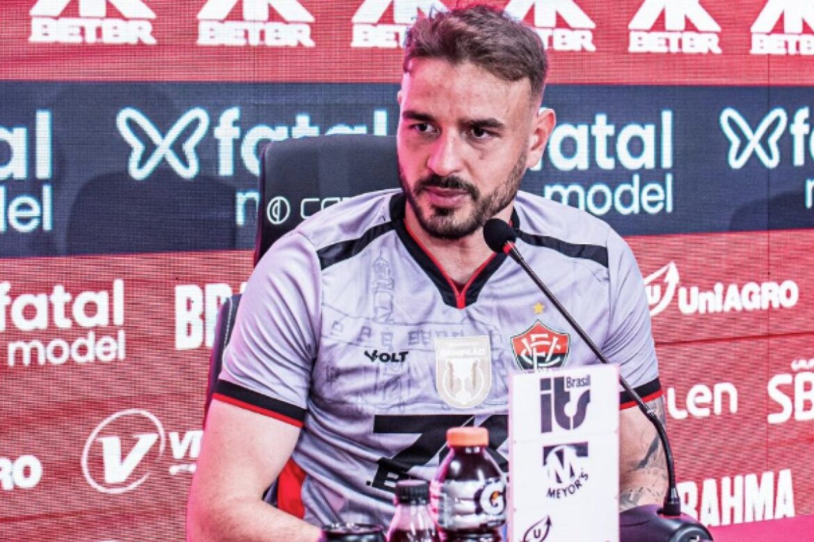 vitoria-anuncia-rescisao-em-comum-acordo-com-o-goleiro-gabriel-vasconcellos